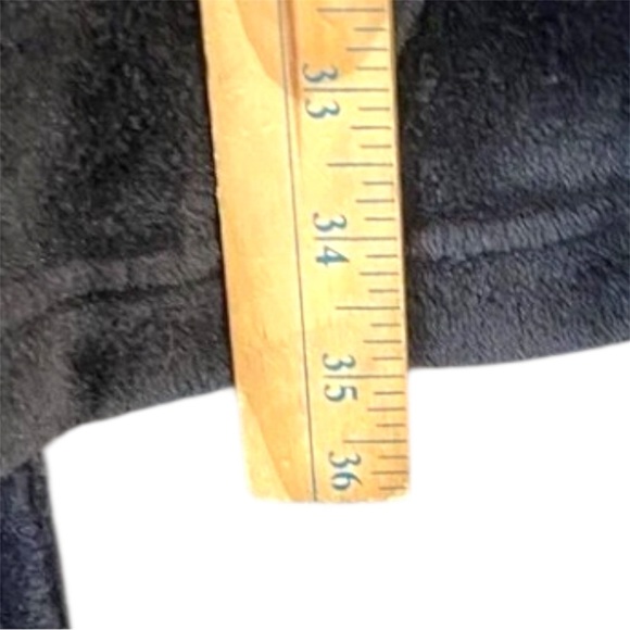 Victoria’s Secret Black Soft Plush Cozy Belted Pockets Robe Size M/L Logo - Picture 4 of 5